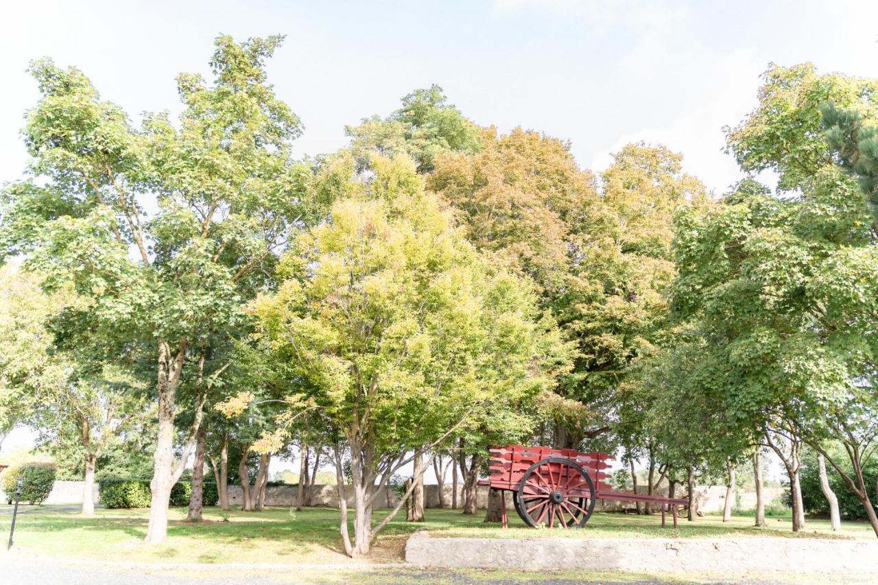 Authentic By Balladins - Domaine Malar Guillerval Εξωτερικό φωτογραφία